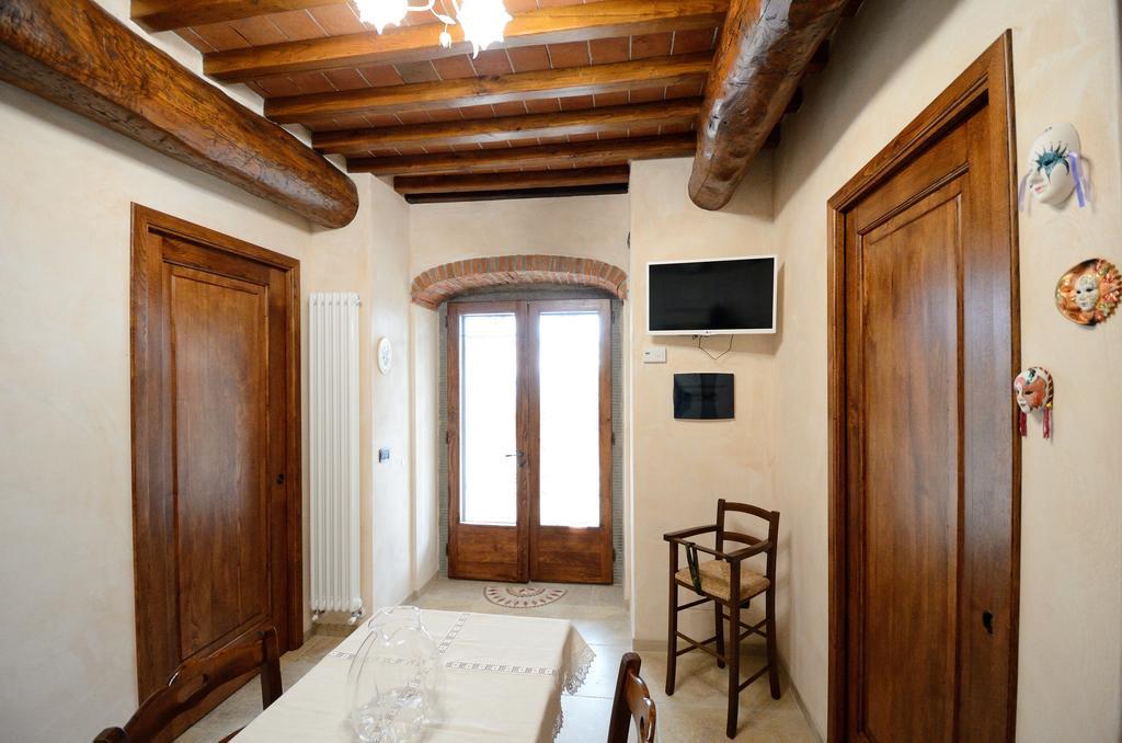 Castelfranco di Sopra Agriturismo Villa Iris الغرفة الصورة