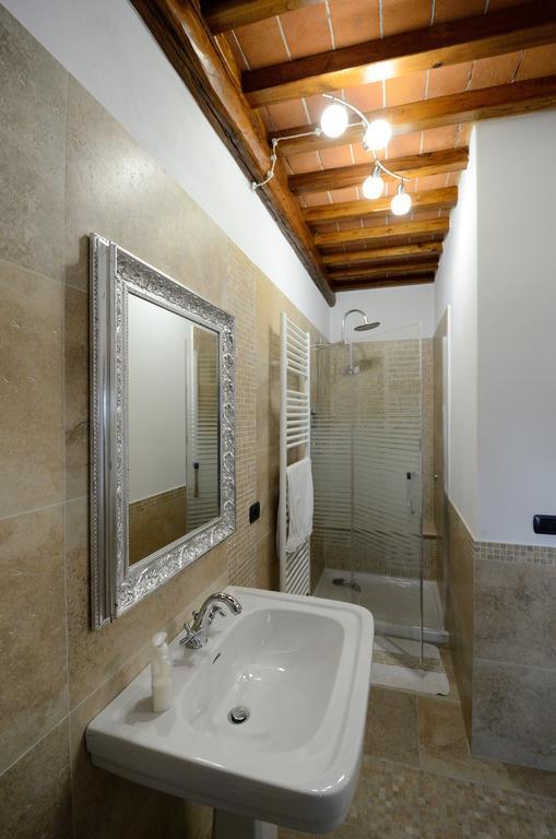 Castelfranco di Sopra Agriturismo Villa Iris الغرفة الصورة