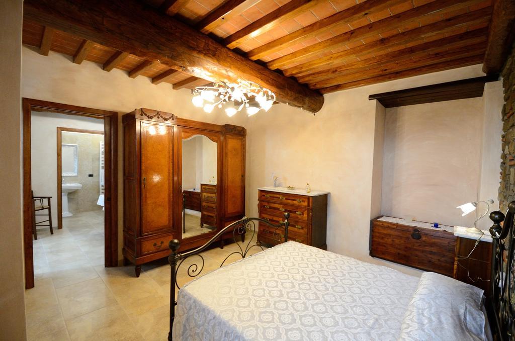 Castelfranco di Sopra Agriturismo Villa Iris الغرفة الصورة