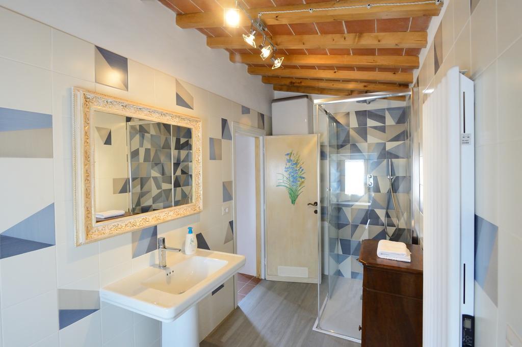 Castelfranco di Sopra Agriturismo Villa Iris المظهر الخارجي الصورة